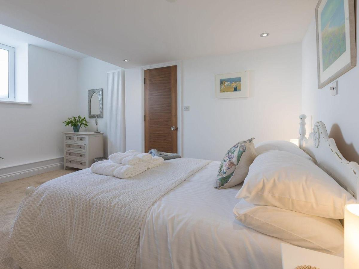 Hepworth Apartment *